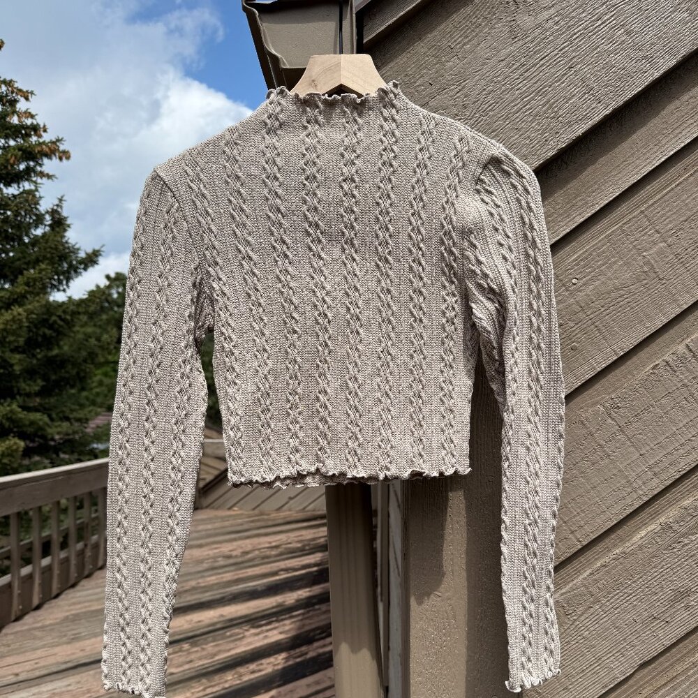 Forever 21 Beige Knit Cropped Long-Sleeve Top